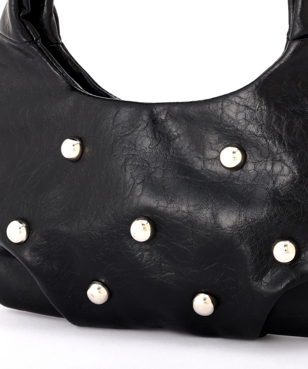 スタッズ付きワンショルダーバッグ