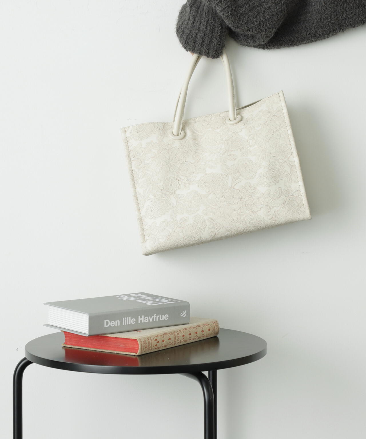 エンボスペイズリーバッグ