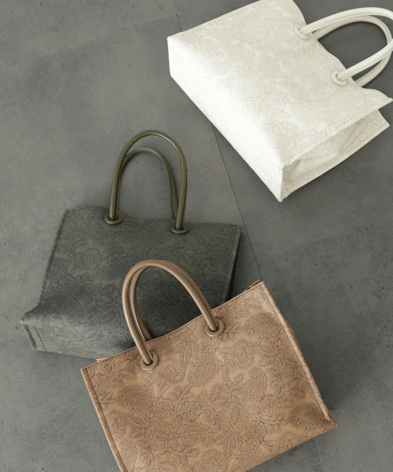 【ブラウン・カーキ 追加生産予約】エンボスペイズリーバッグ