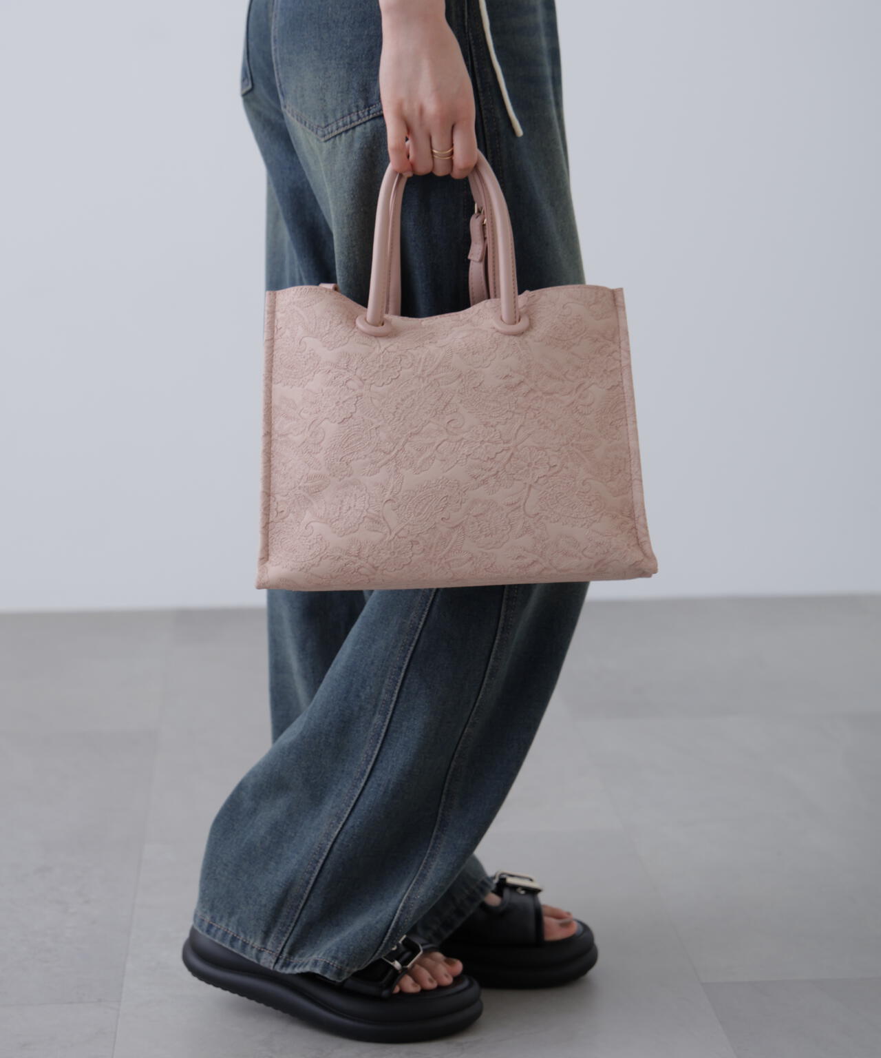 エンボスペイズリーバッグ