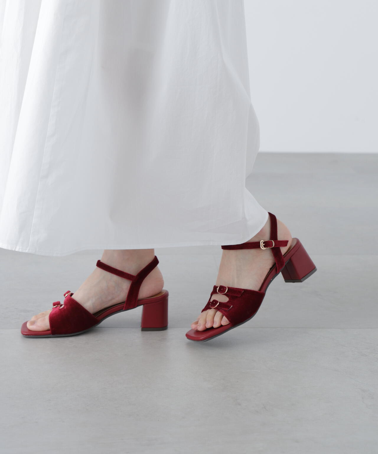 ミニバッグルサンダル