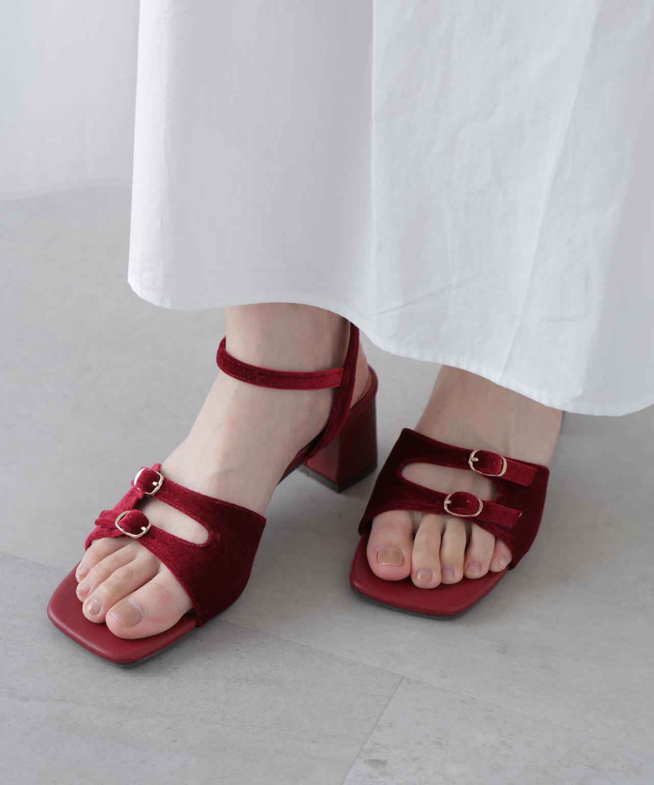 ミニバッグルサンダル