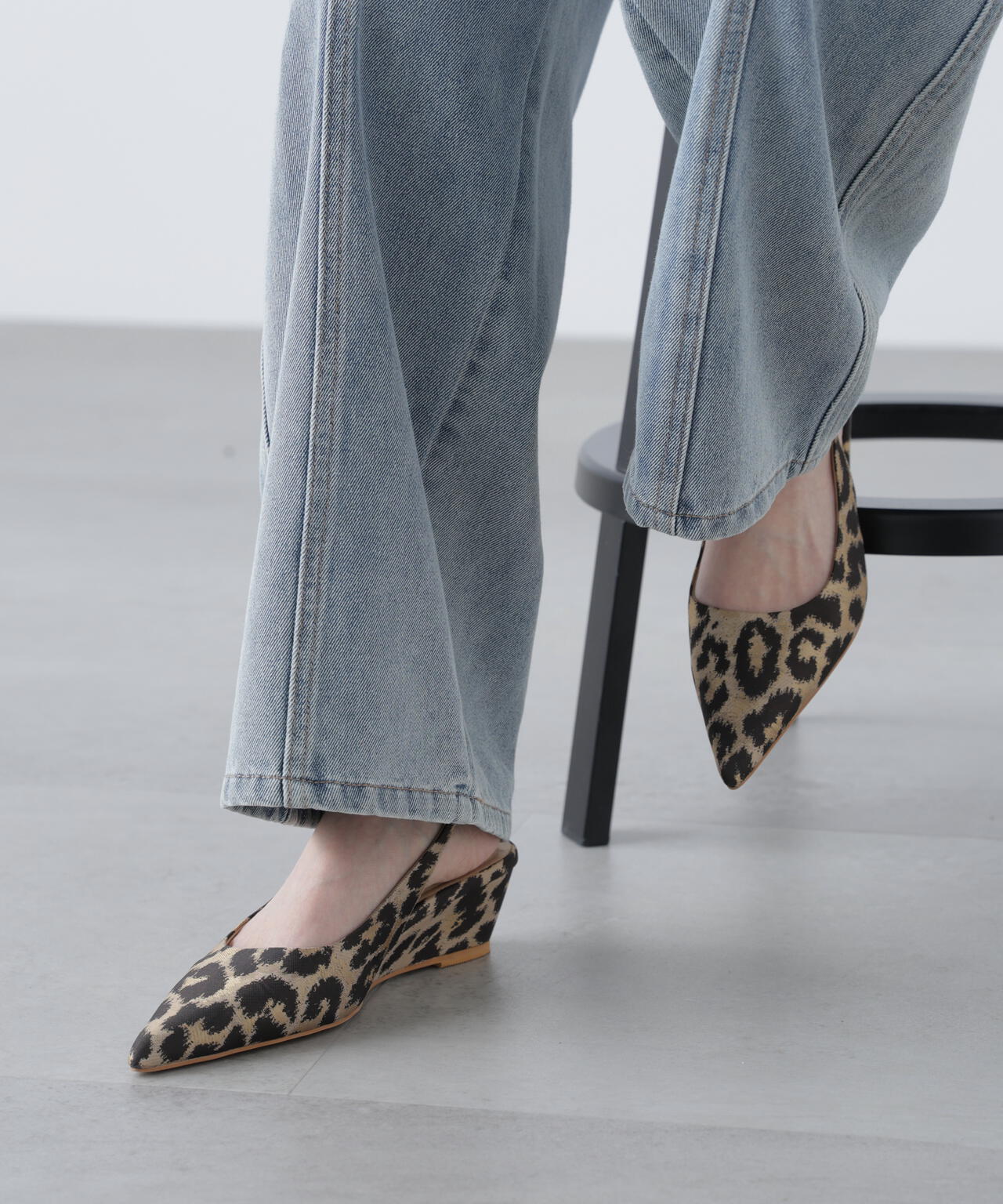 ローウェッジパンプス