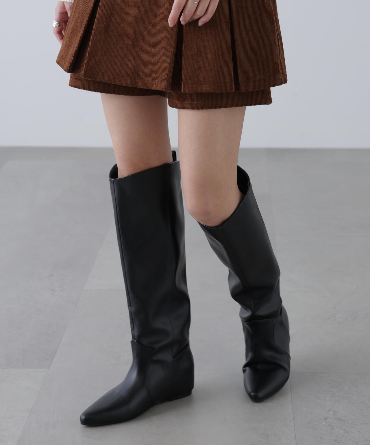 フラットロングブーツ