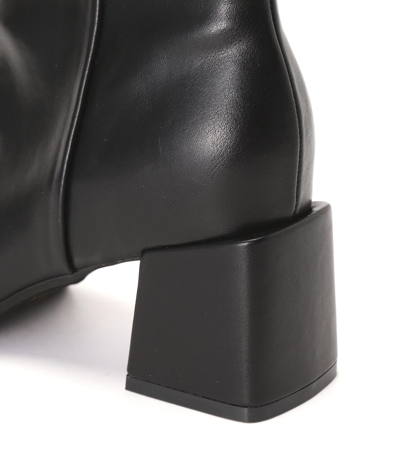 オーバーヒールブーツ