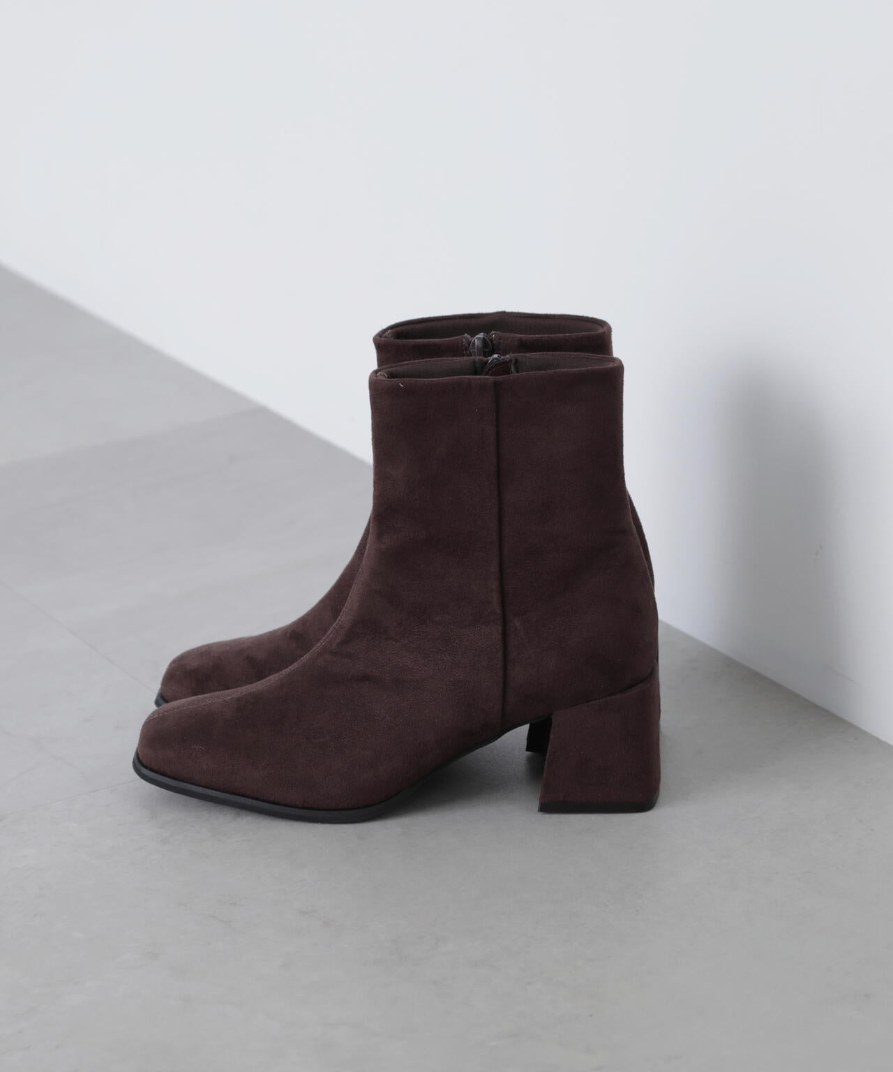 オーバーヒールブーツ