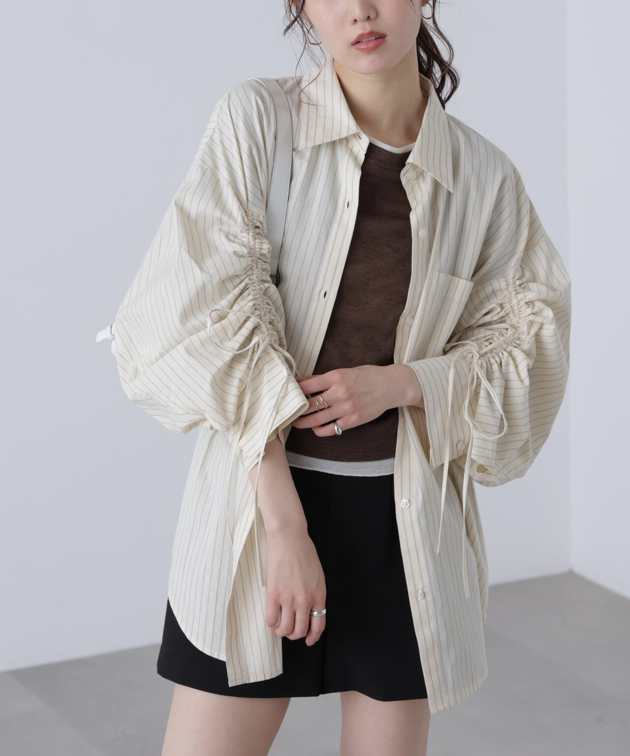 袖シャーリングオーバーシャツ