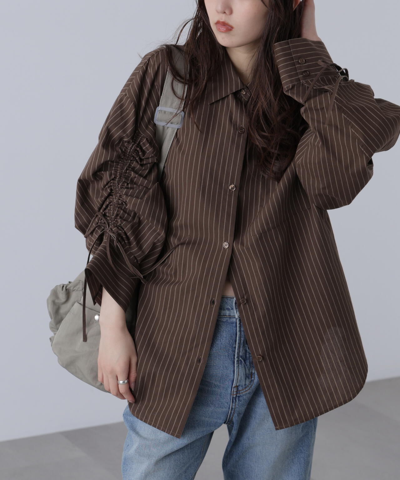 袖シャーリングオーバーシャツ