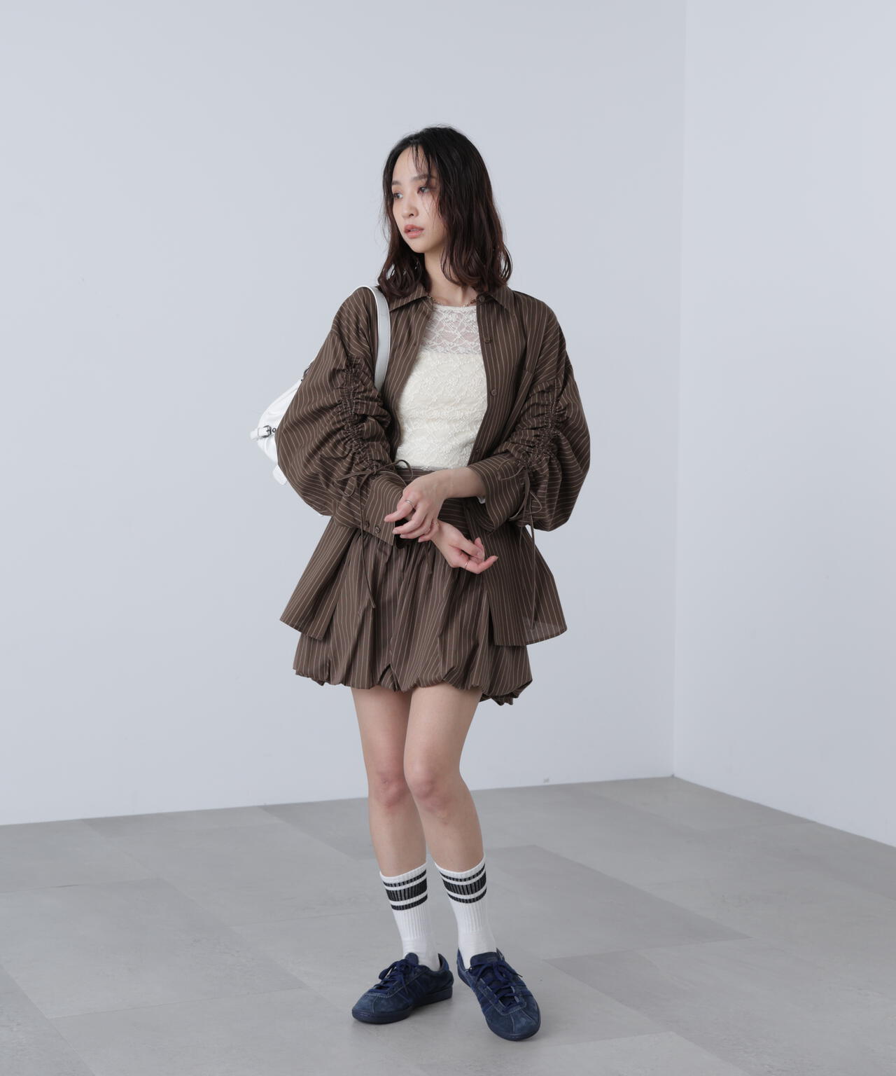 袖シャーリングオーバーシャツ