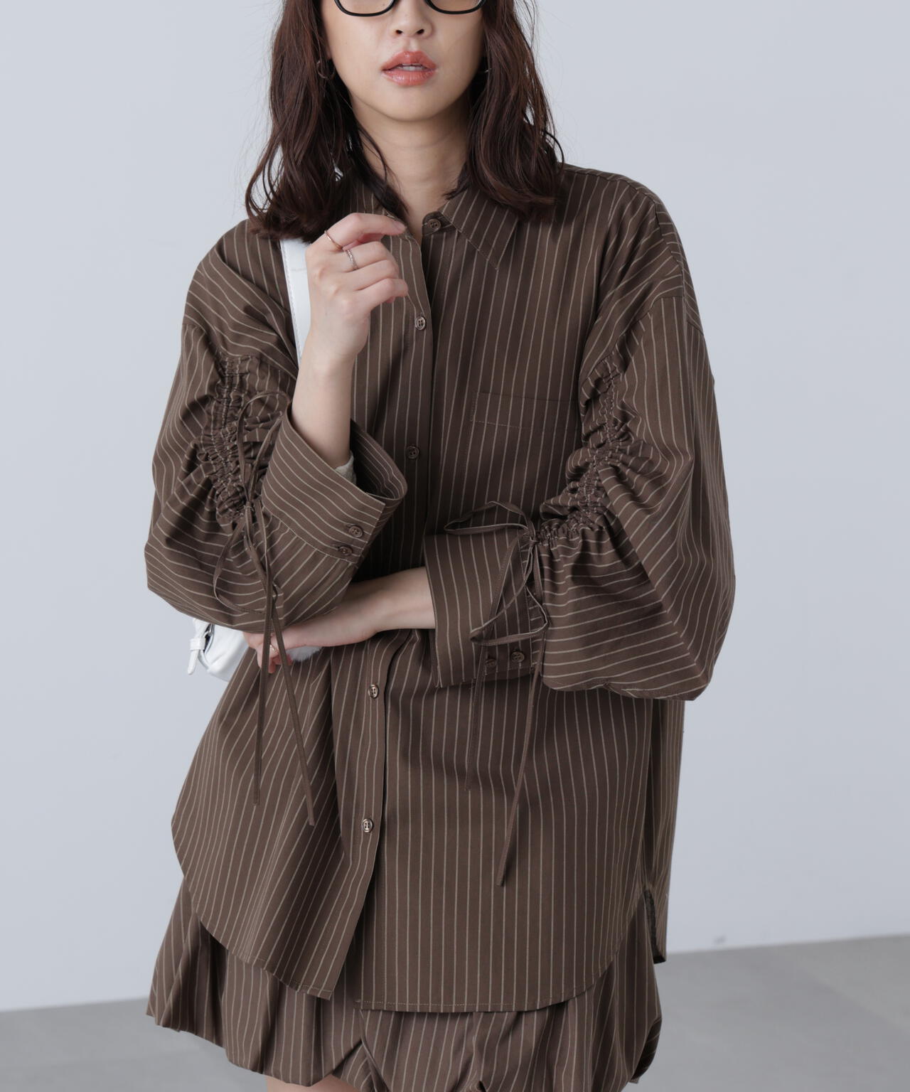 袖シャーリングオーバーシャツ