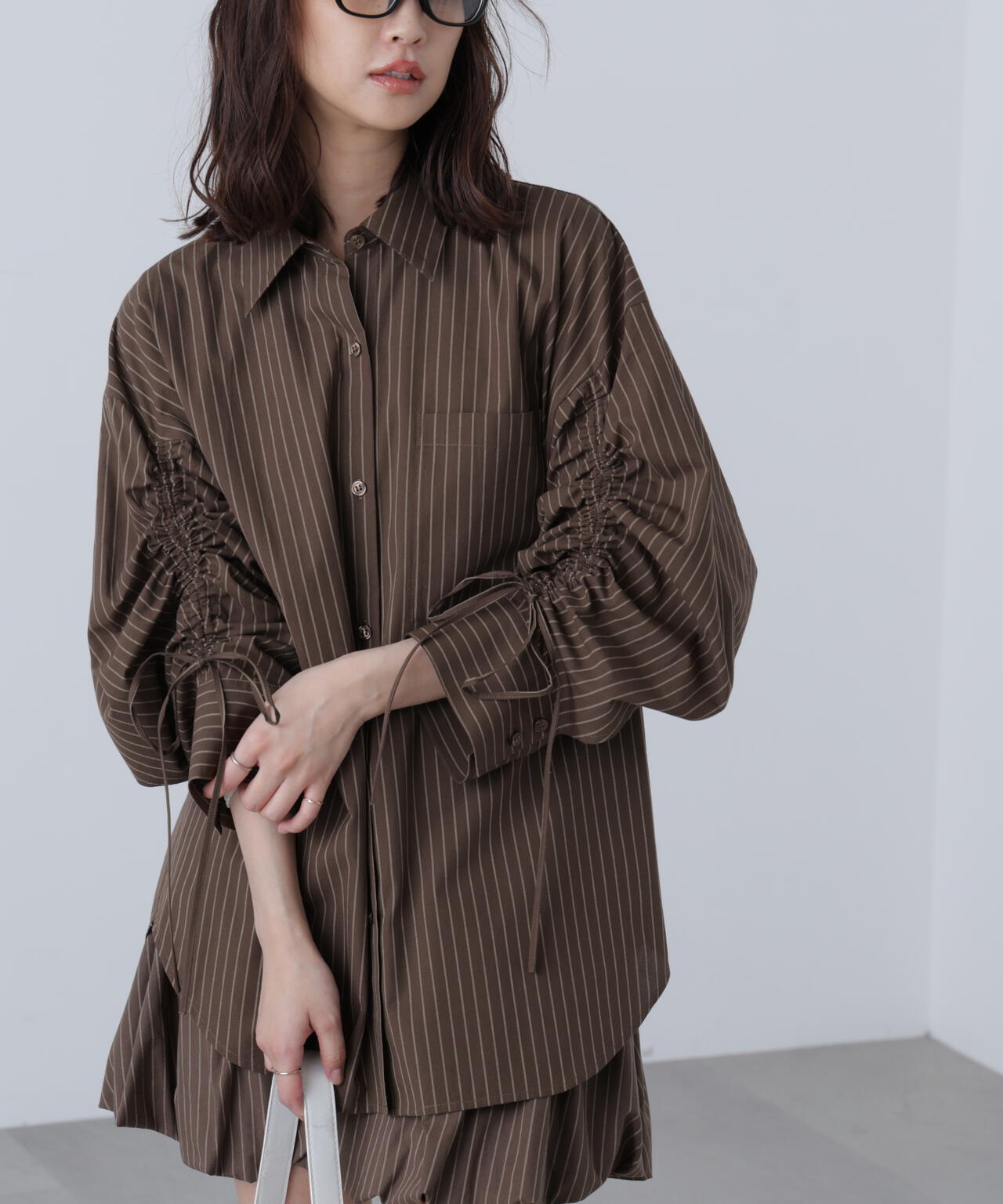 袖シャーリングオーバーシャツ