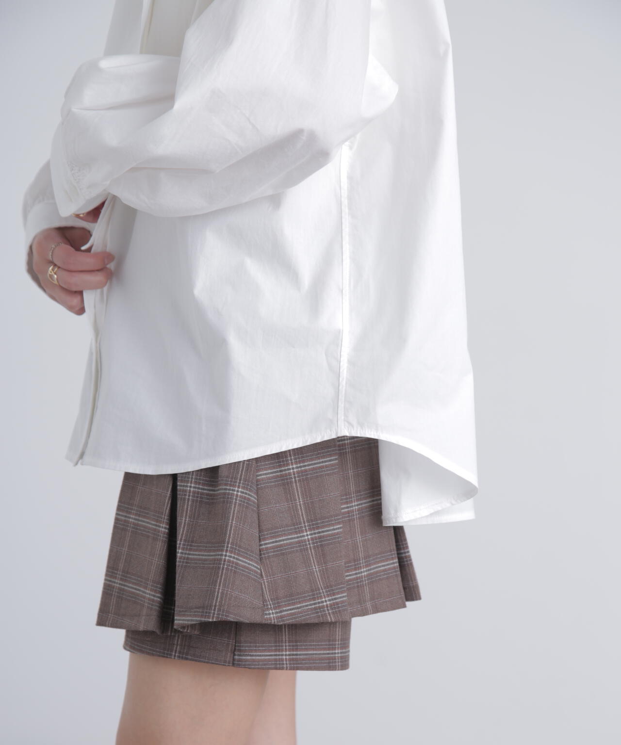 ボウタイ付きブラウス