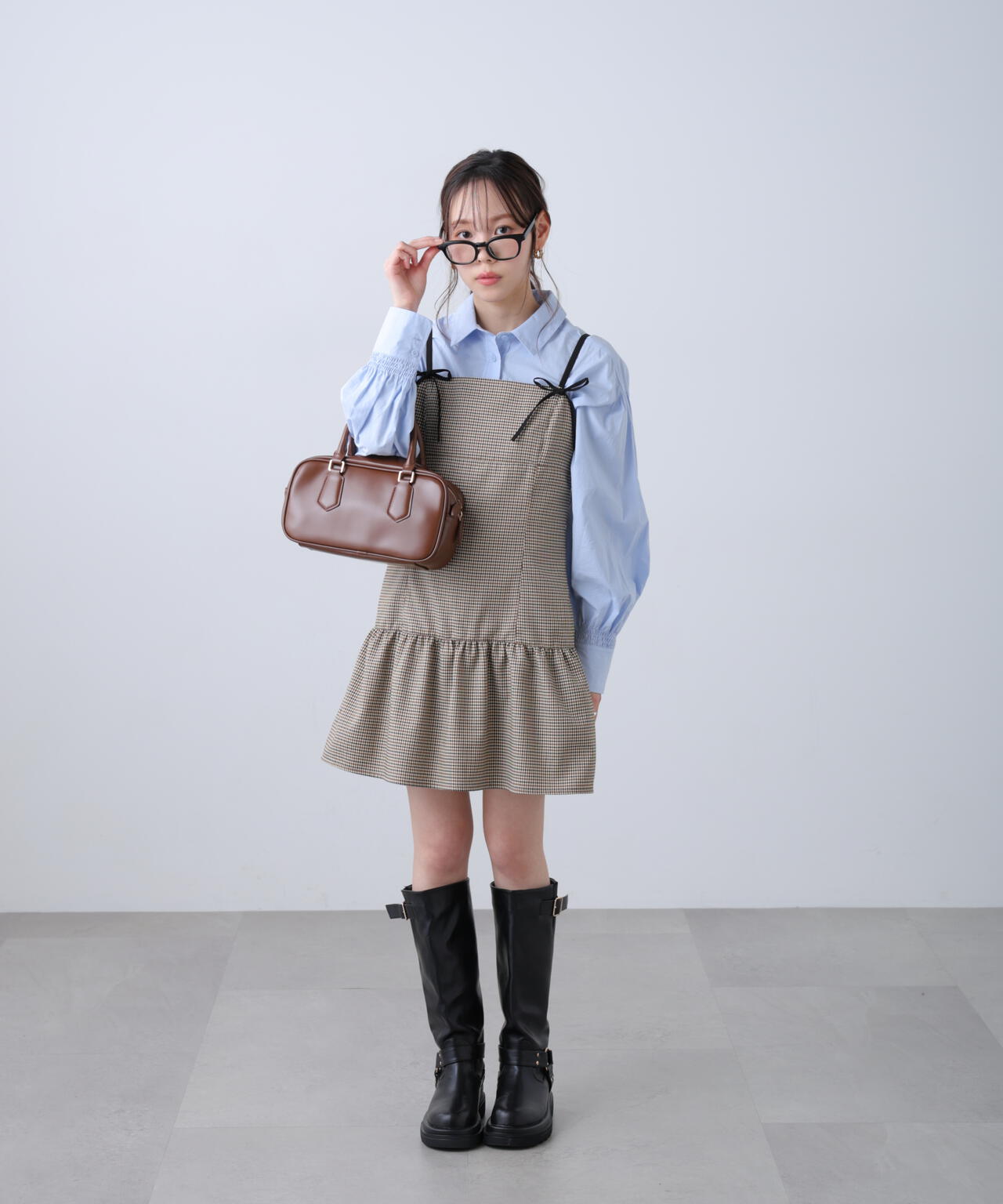 ボウタイ付きブラウス