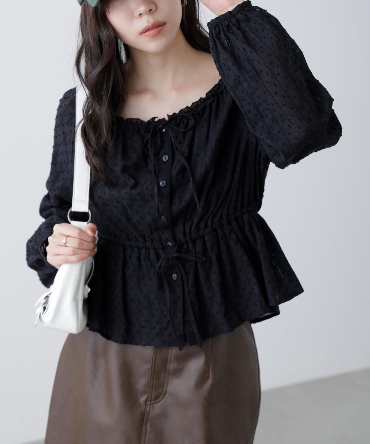コットンレースペプラムブラウス