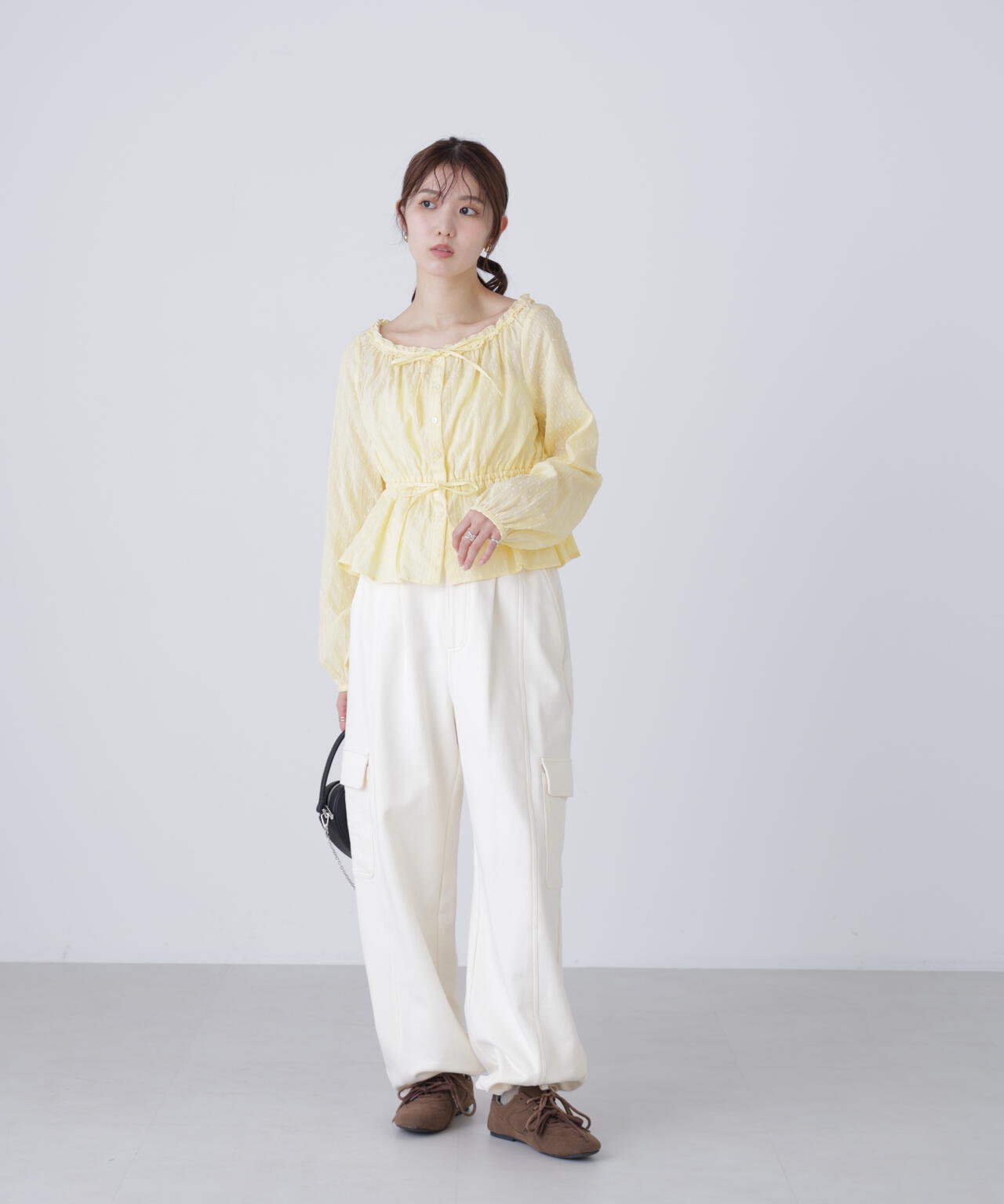 コットンレースペプラムブラウス