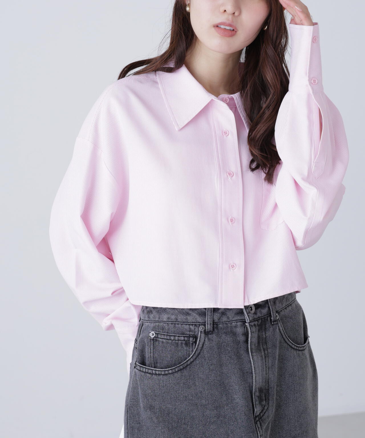 バックレースアップショート丈シャツ