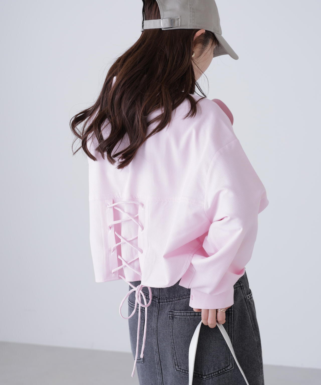 バックレースアップショート丈シャツ