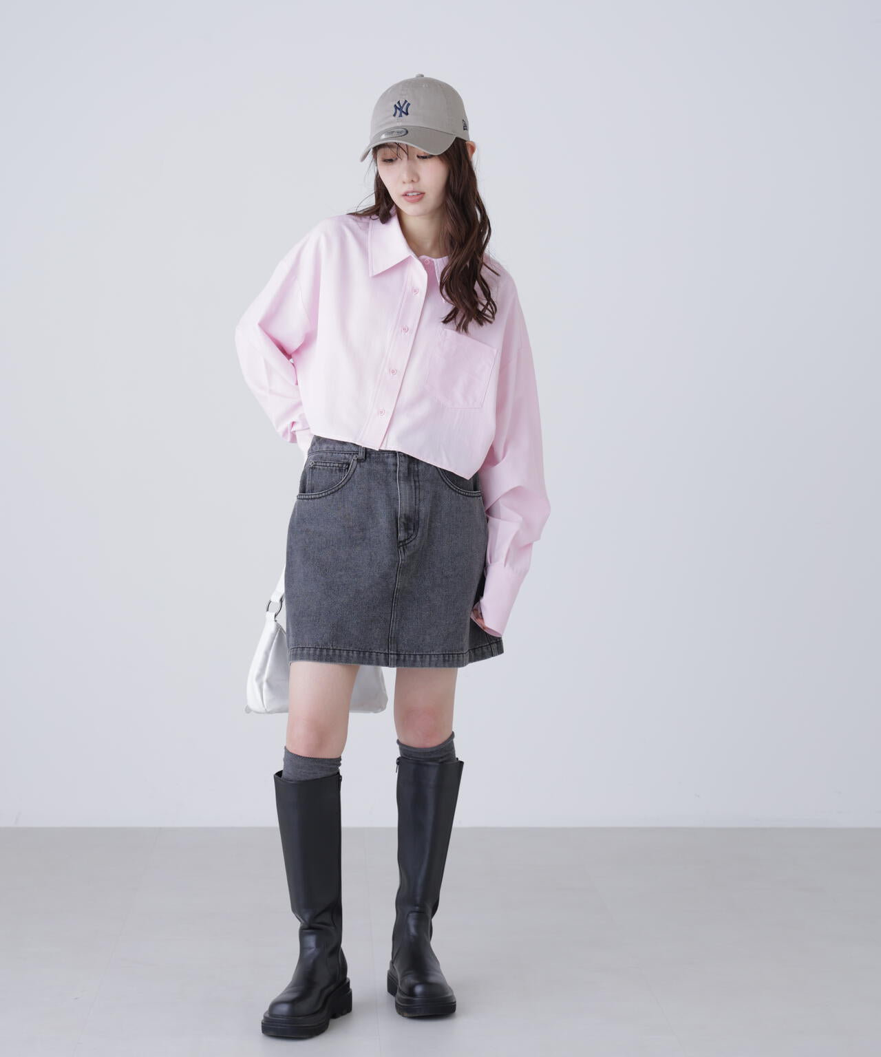 バックレースアップショート丈シャツ