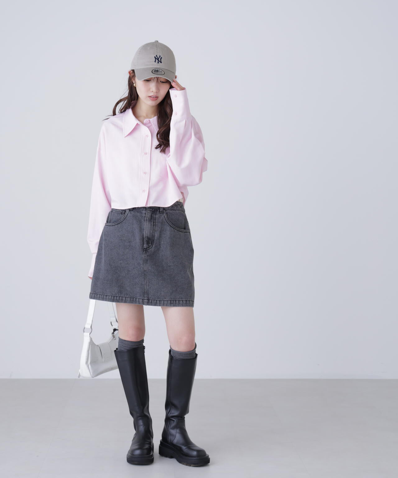 バックレースアップショート丈シャツ