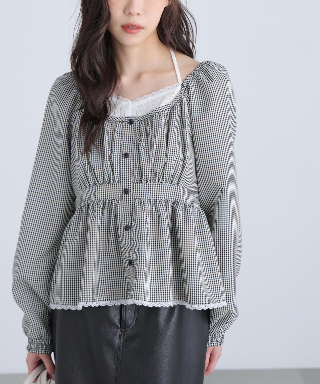 レイヤード風ギンガムチェックペプラムブラウス