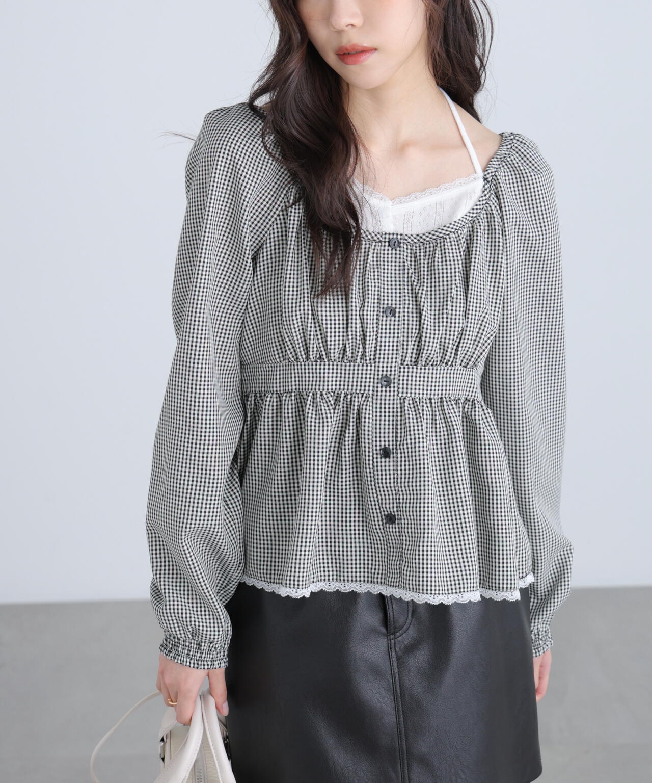 レイヤード風ギンガムチェックペプラムブラウス
