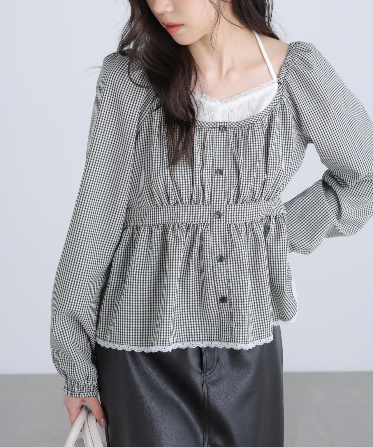 レイヤード風ギンガムチェックペプラムブラウス