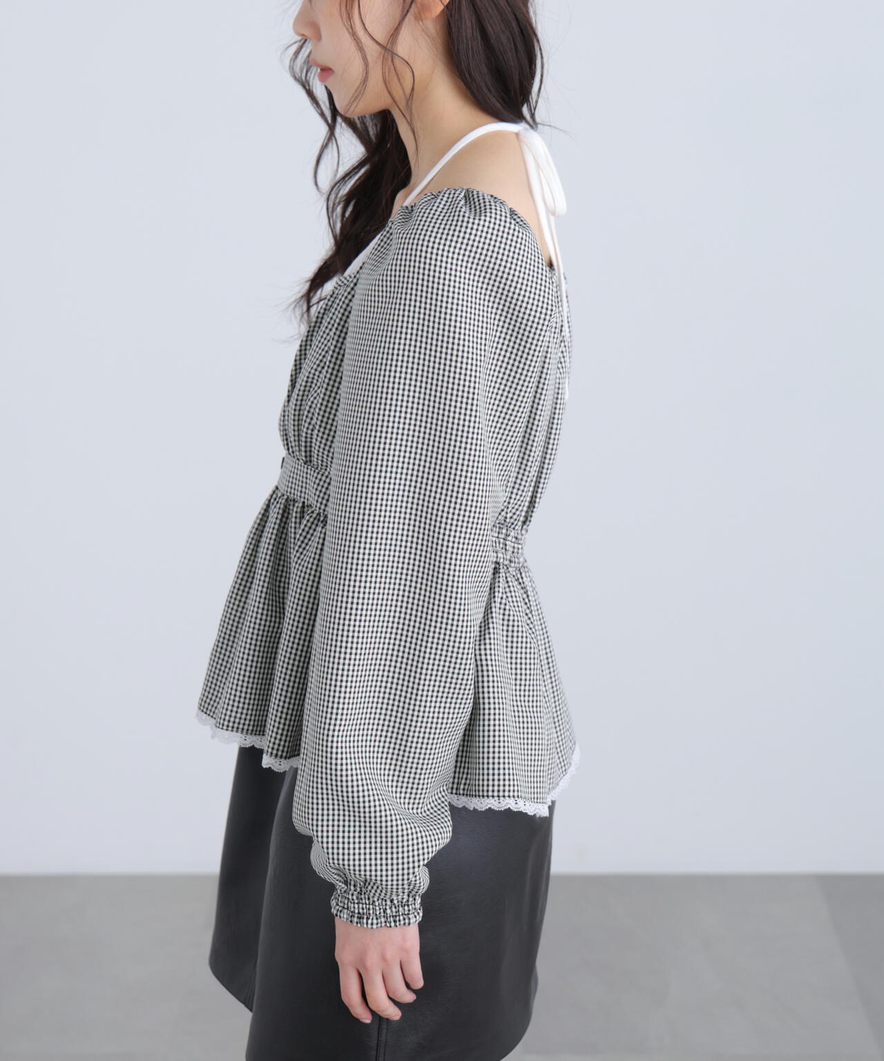 レイヤード風ギンガムチェックペプラムブラウス