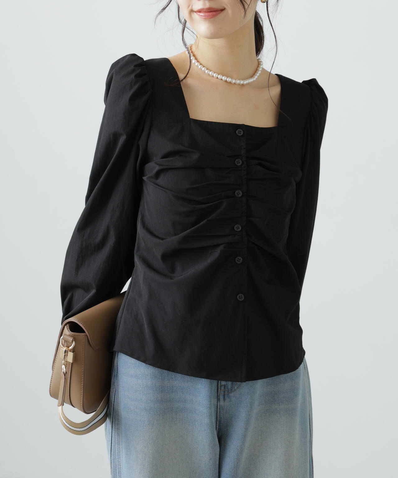 フロントギャザースクエアネックブラウス