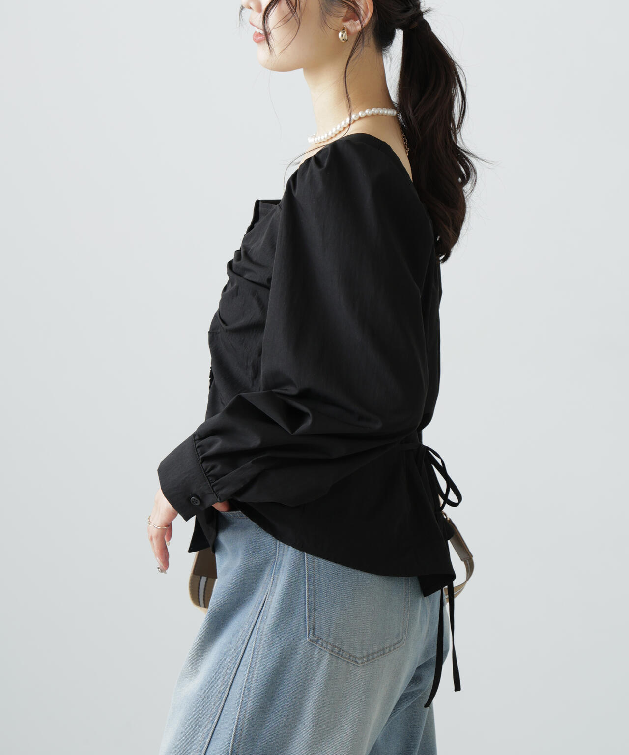 フロントギャザースクエアネックブラウス