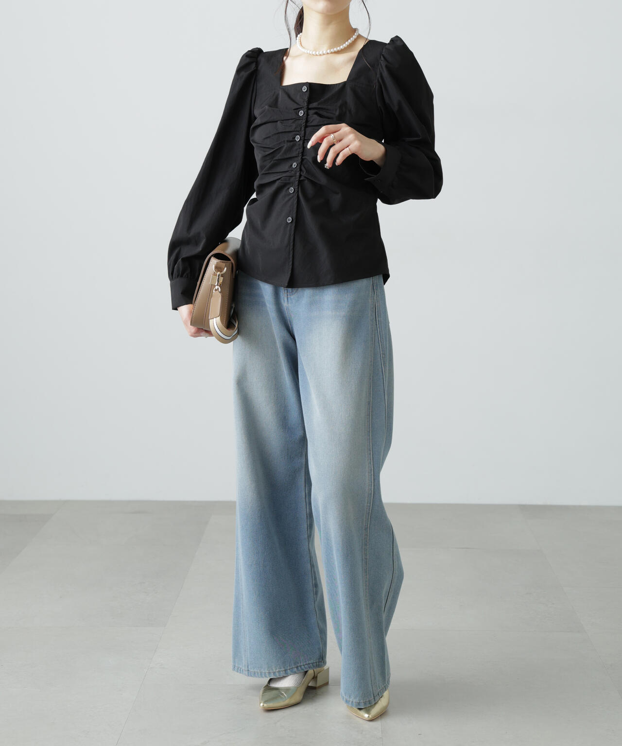 フロントギャザースクエアネックブラウス