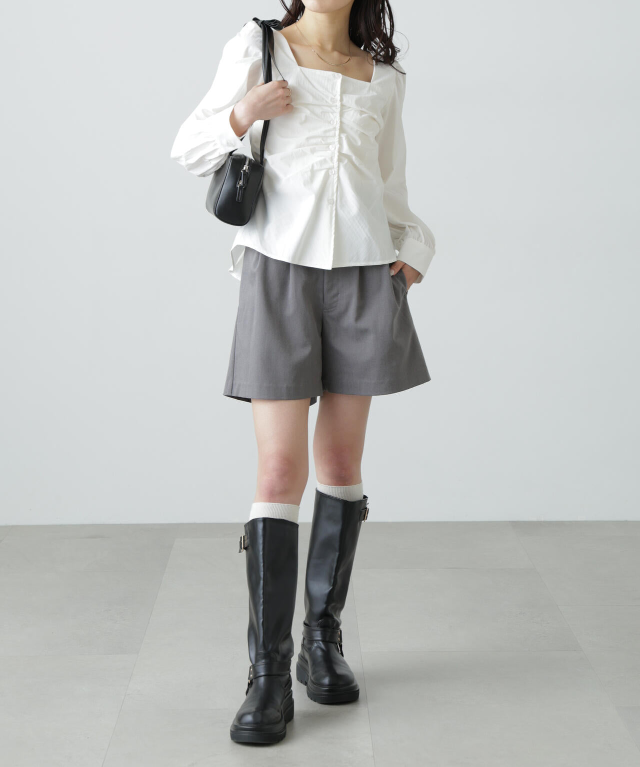 フロントギャザースクエアネックブラウス