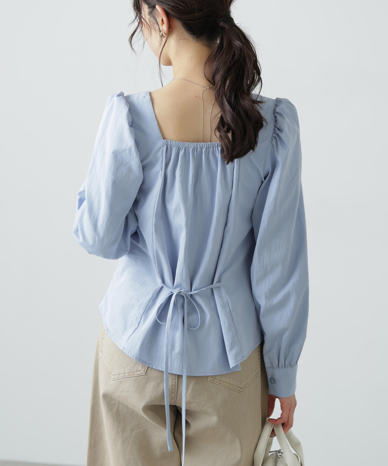 フロントギャザースクエアネックブラウス