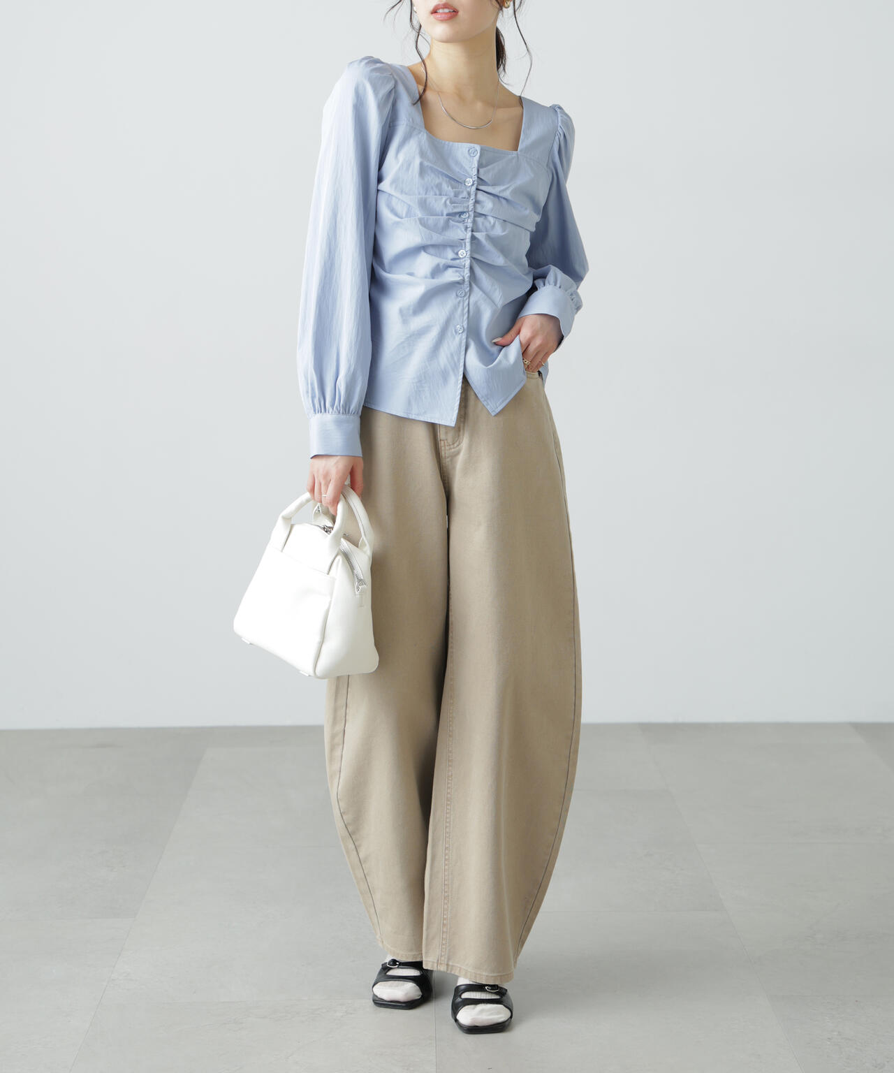 フロントギャザースクエアネックブラウス