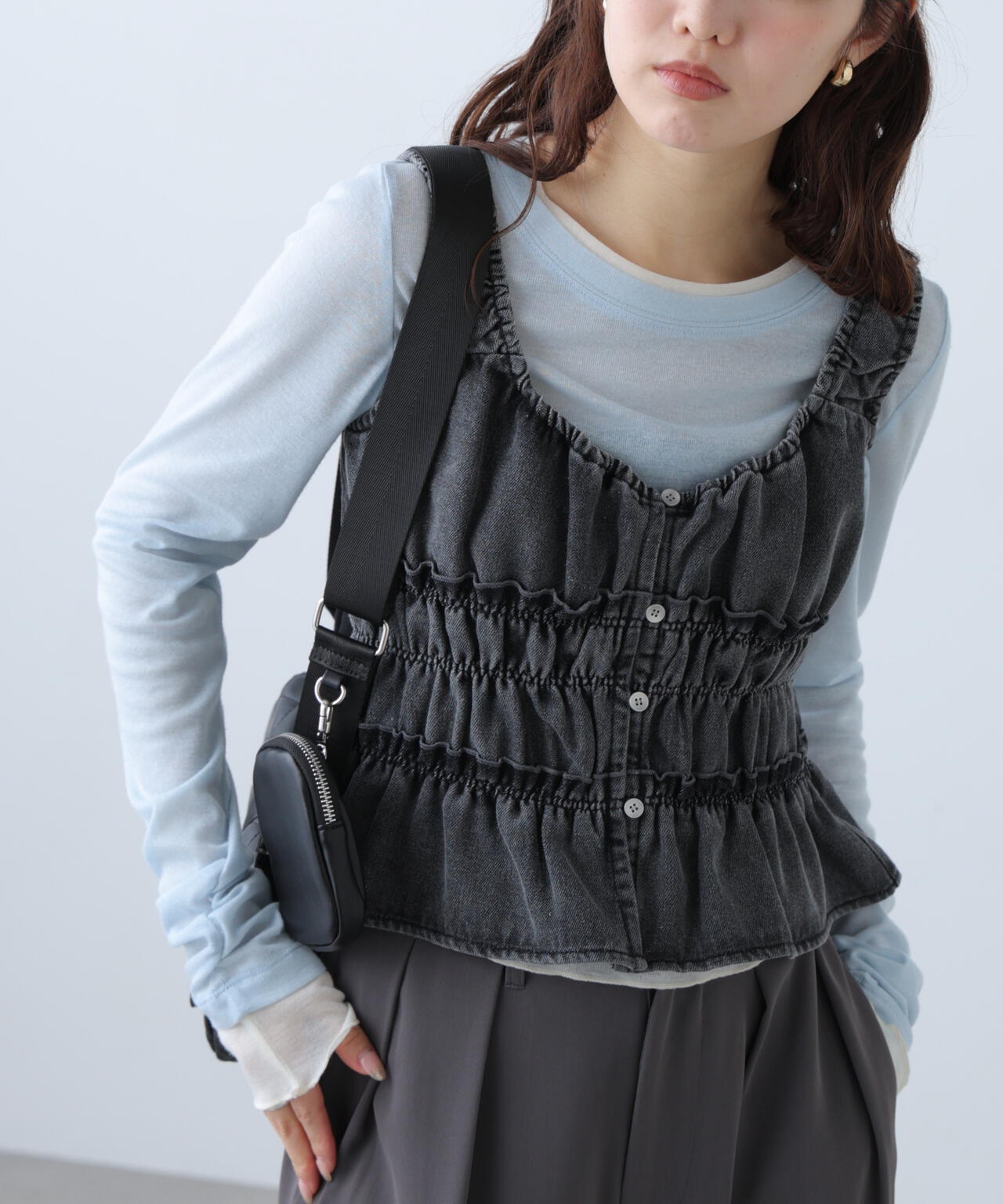 シャーリングデニムビスチェ