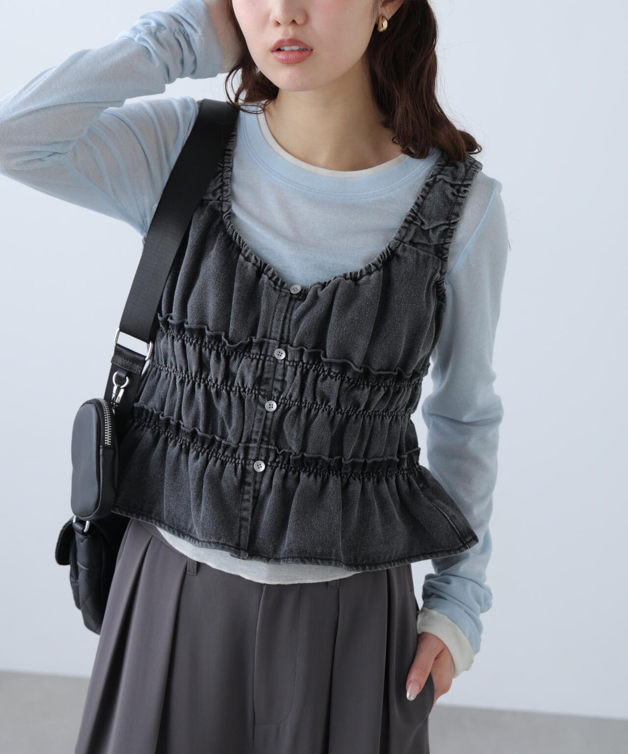 シャーリングデニムビスチェ