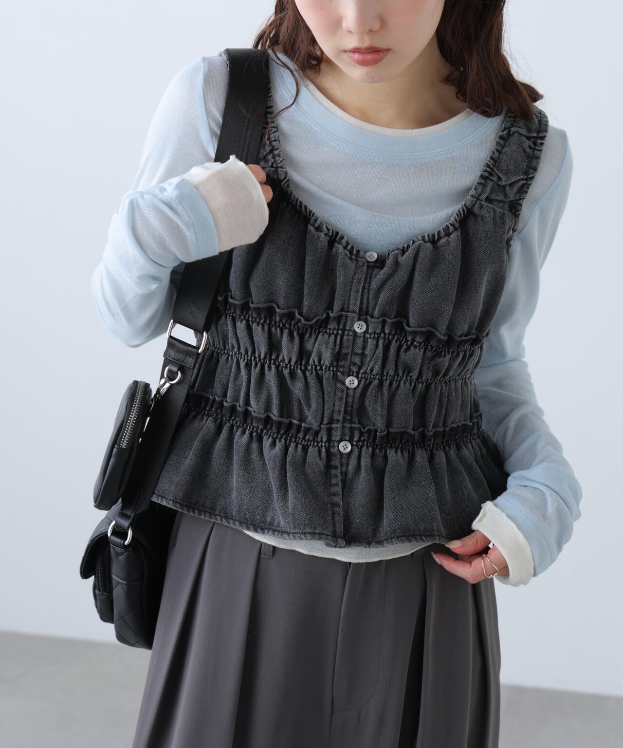 シャーリングデニムビスチェ