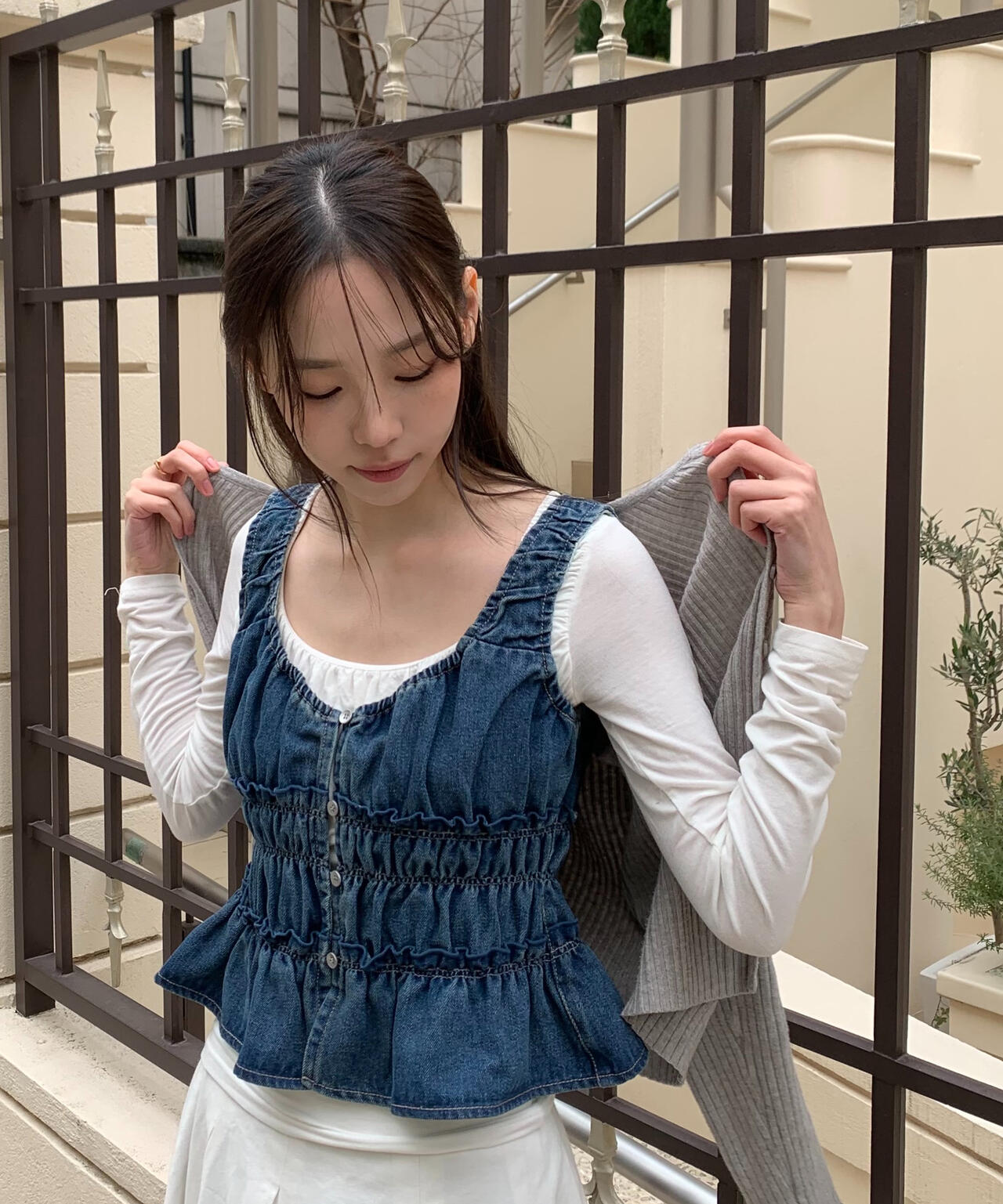 シャーリングデニムビスチェ