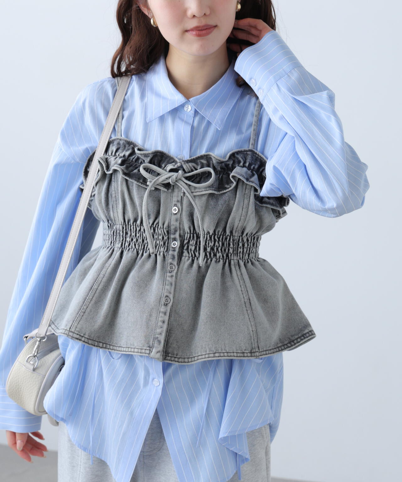 【6/12 10:00~6/15 Special Coupon 対象商品】フリルデニムビスチェ