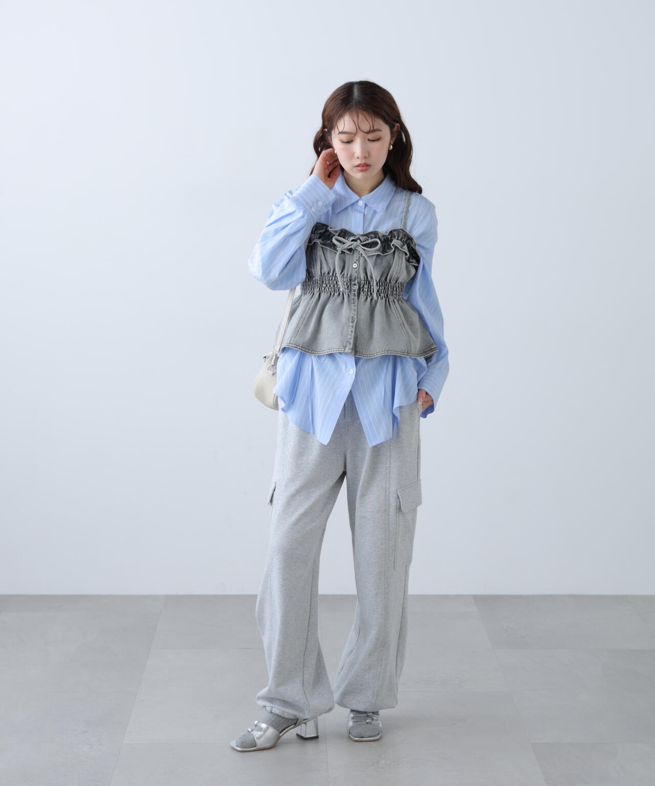 【6/12 10:00~6/15 Special Coupon 対象商品】フリルデニムビスチェ