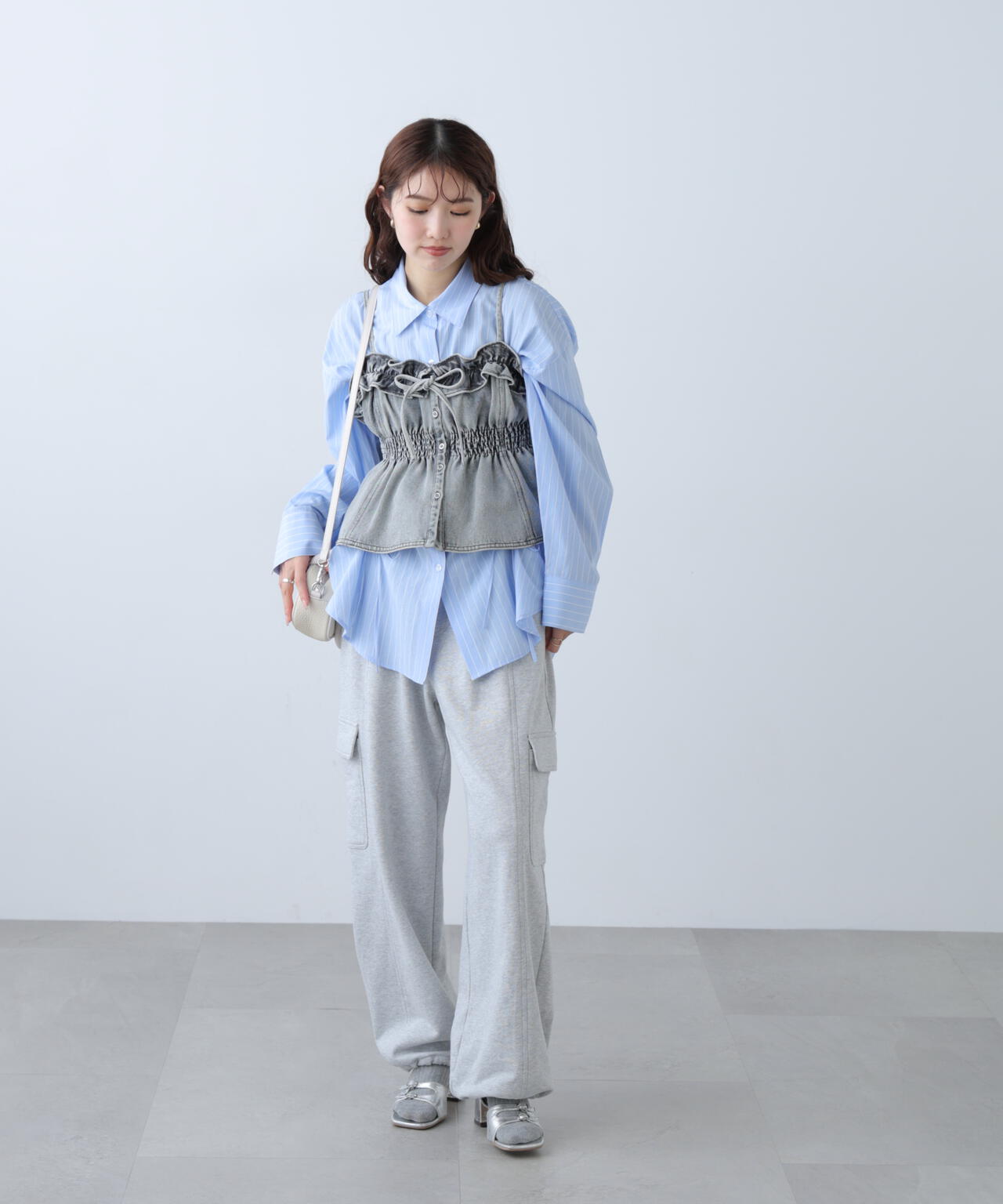 【6/12 10:00~6/15 Special Coupon 対象商品】フリルデニムビスチェ