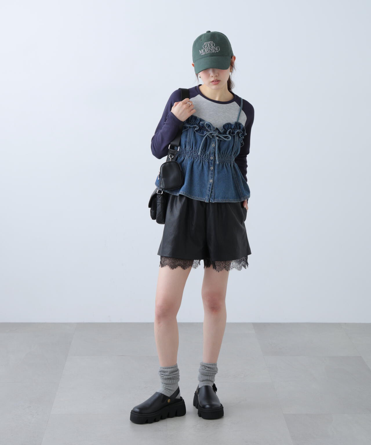 フリルデニムビスチェ