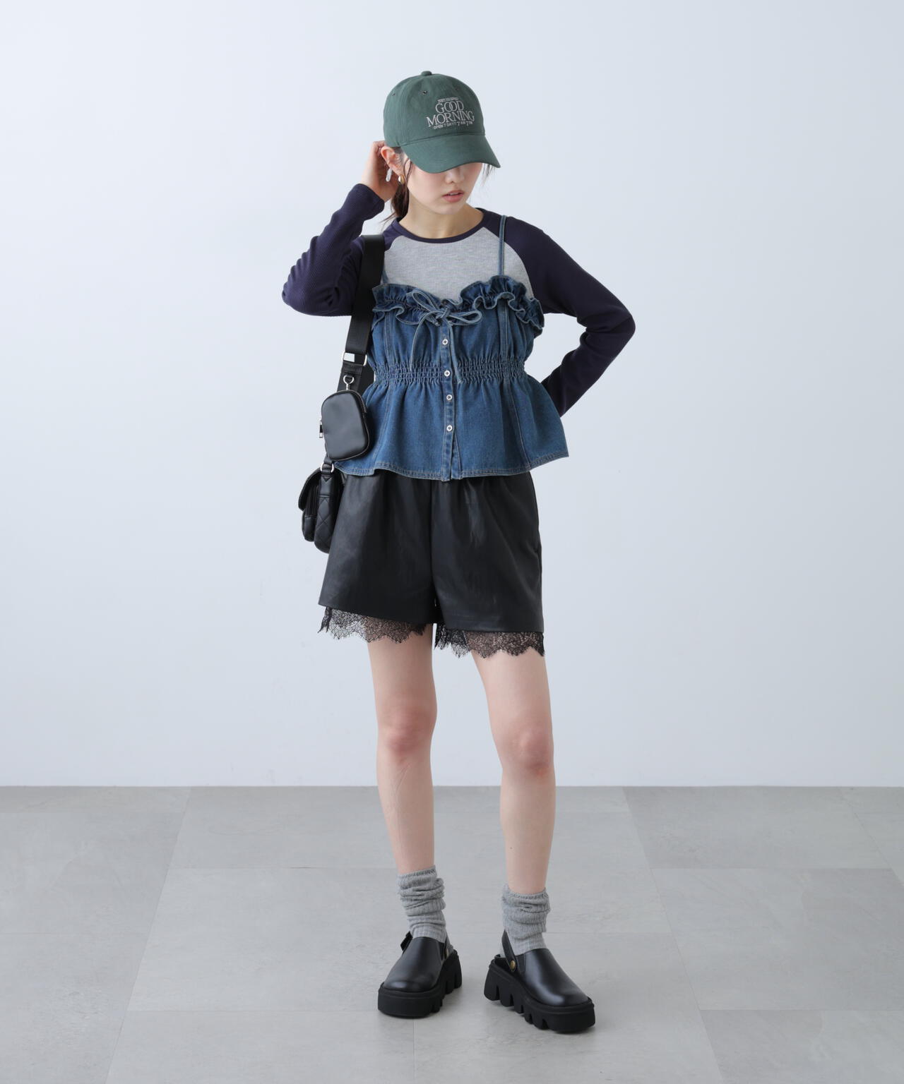 フリルデニムビスチェ