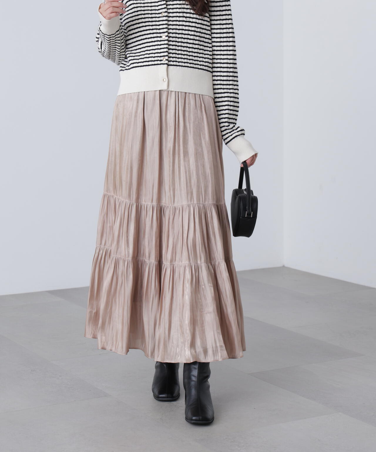 シャイニーティアードスカート