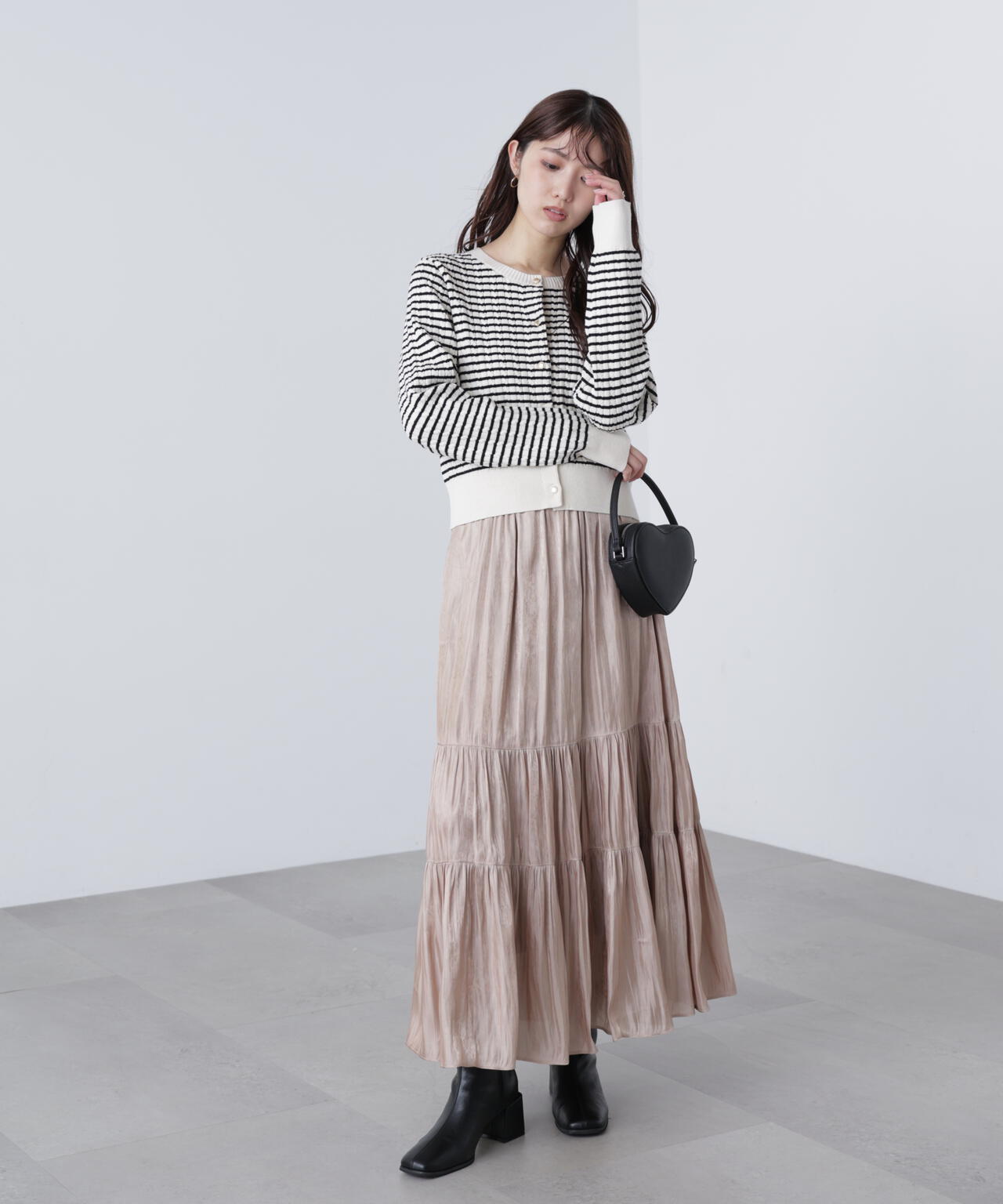 シャイニーティアードスカート