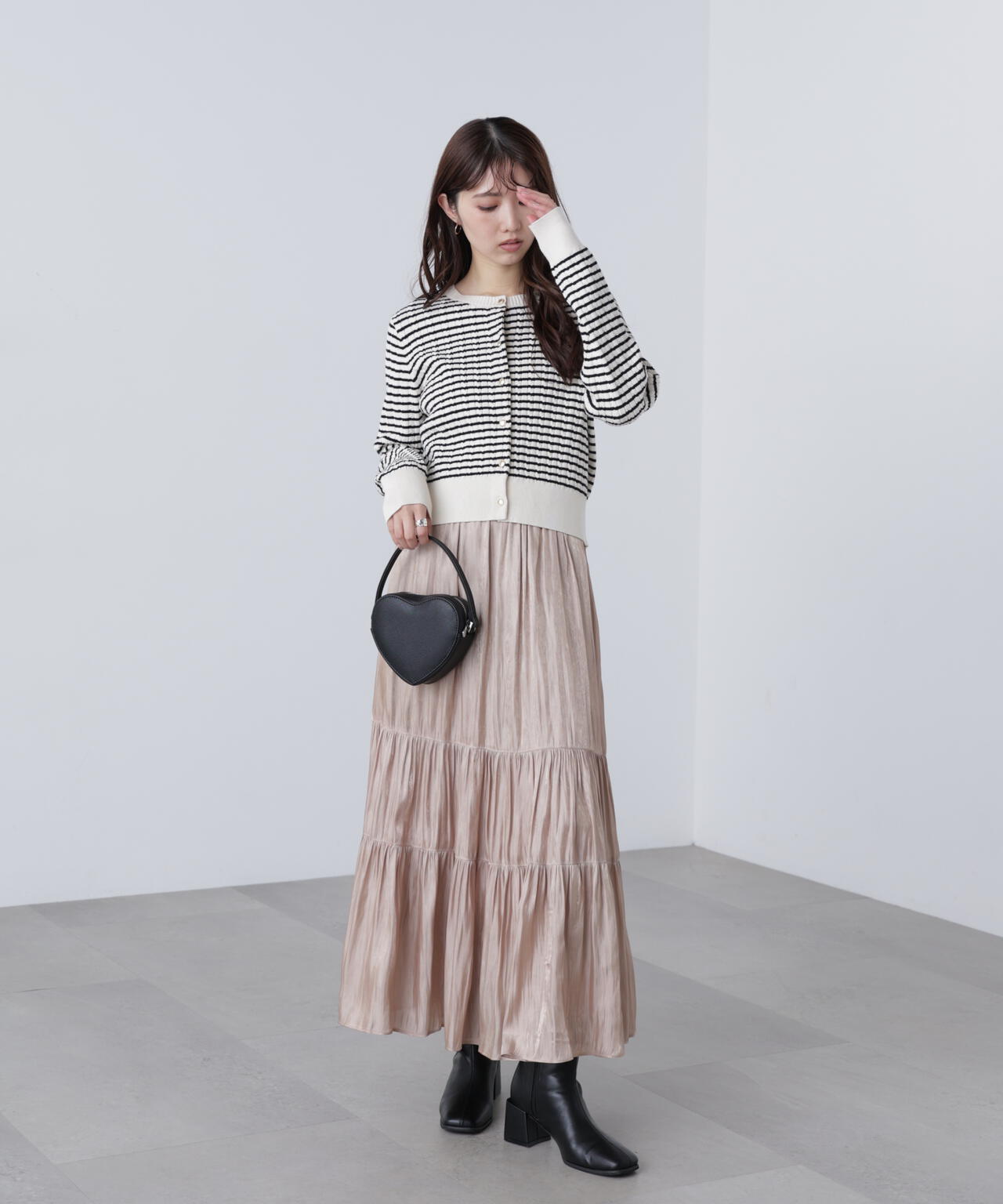 シャイニーティアードスカート