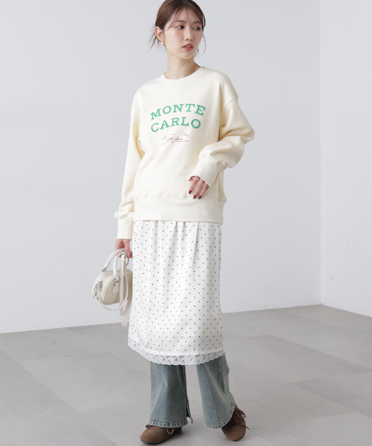 レーストリムサテンミディスカート