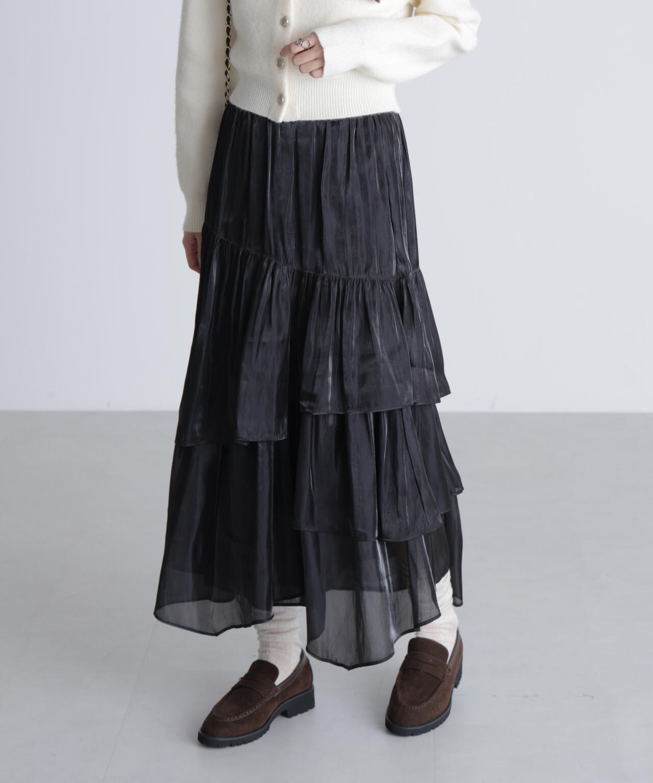 シャイニーフリルティアードスカート