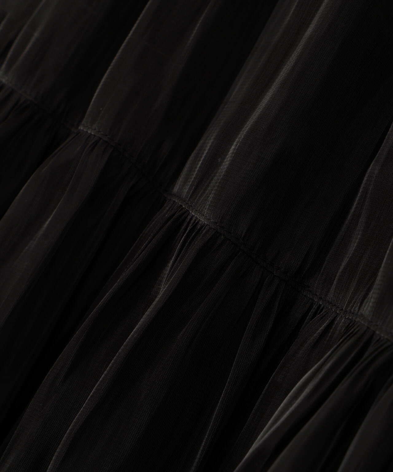 【グレージュ・オフ 追加生産予約】シャイニーフリルティアードスカート