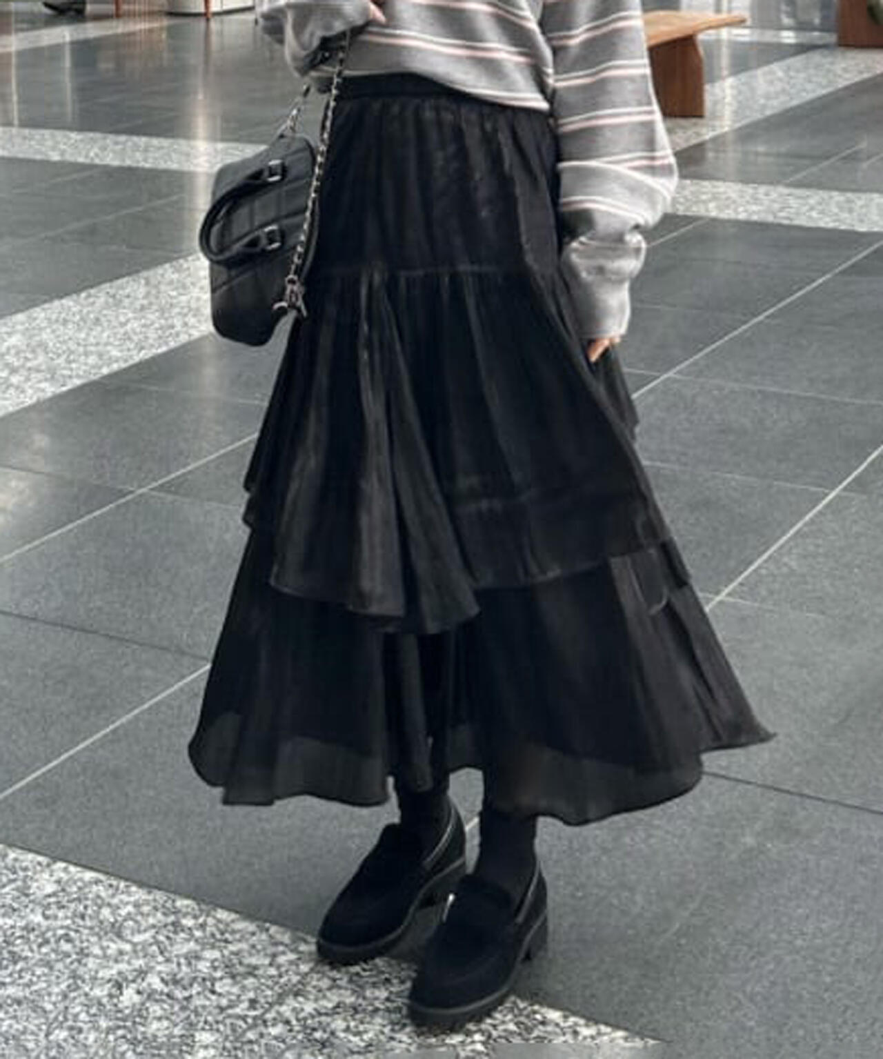 シャイニーフリルティアードスカート