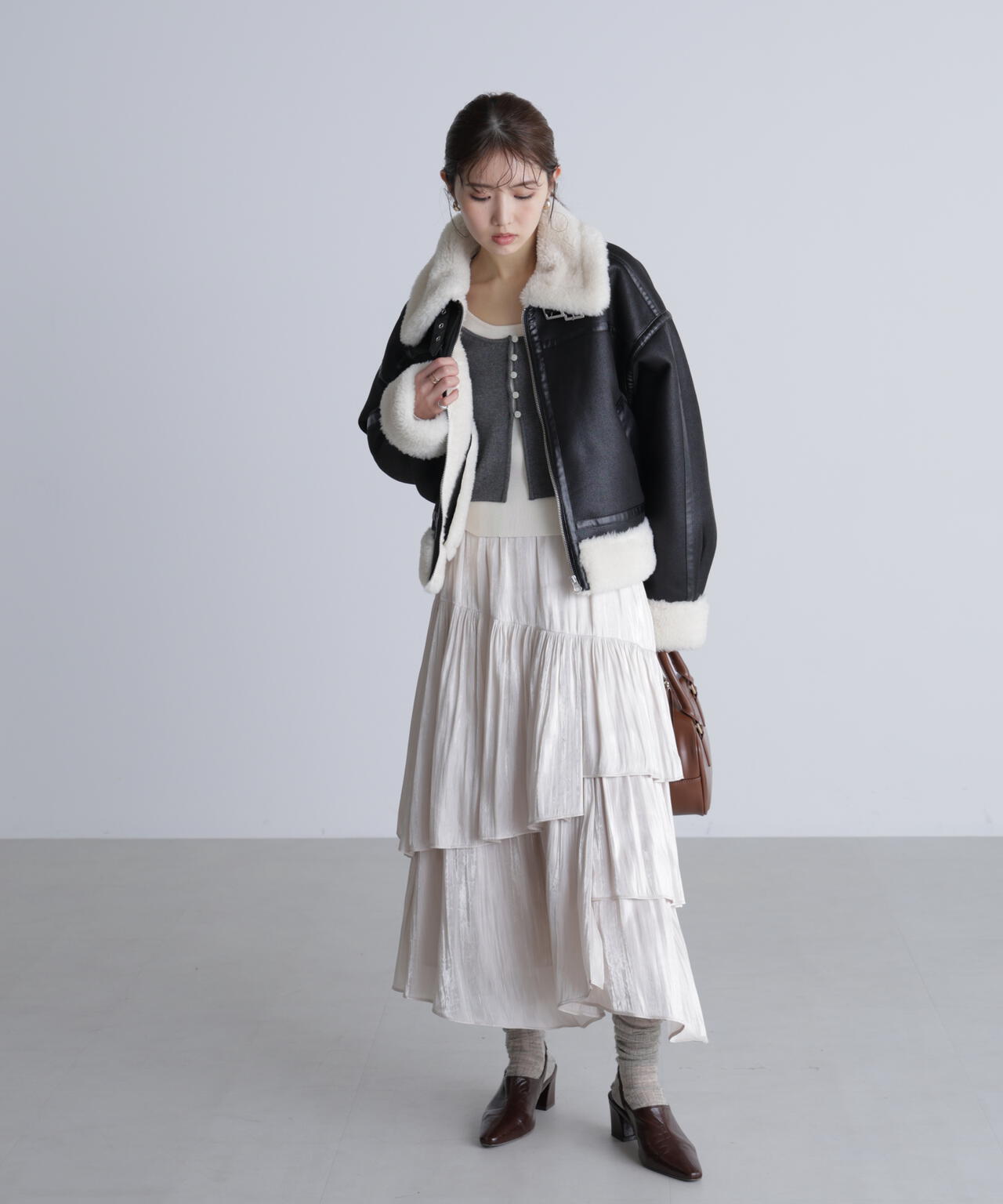 【グレージュ・オフ 追加生産予約】シャイニーフリルティアードスカート